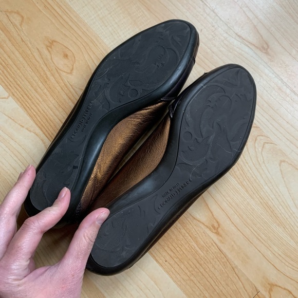 Couture Donald J. Pliner 9N Peace Sign Jeweled Flats - Picture 4 of 8